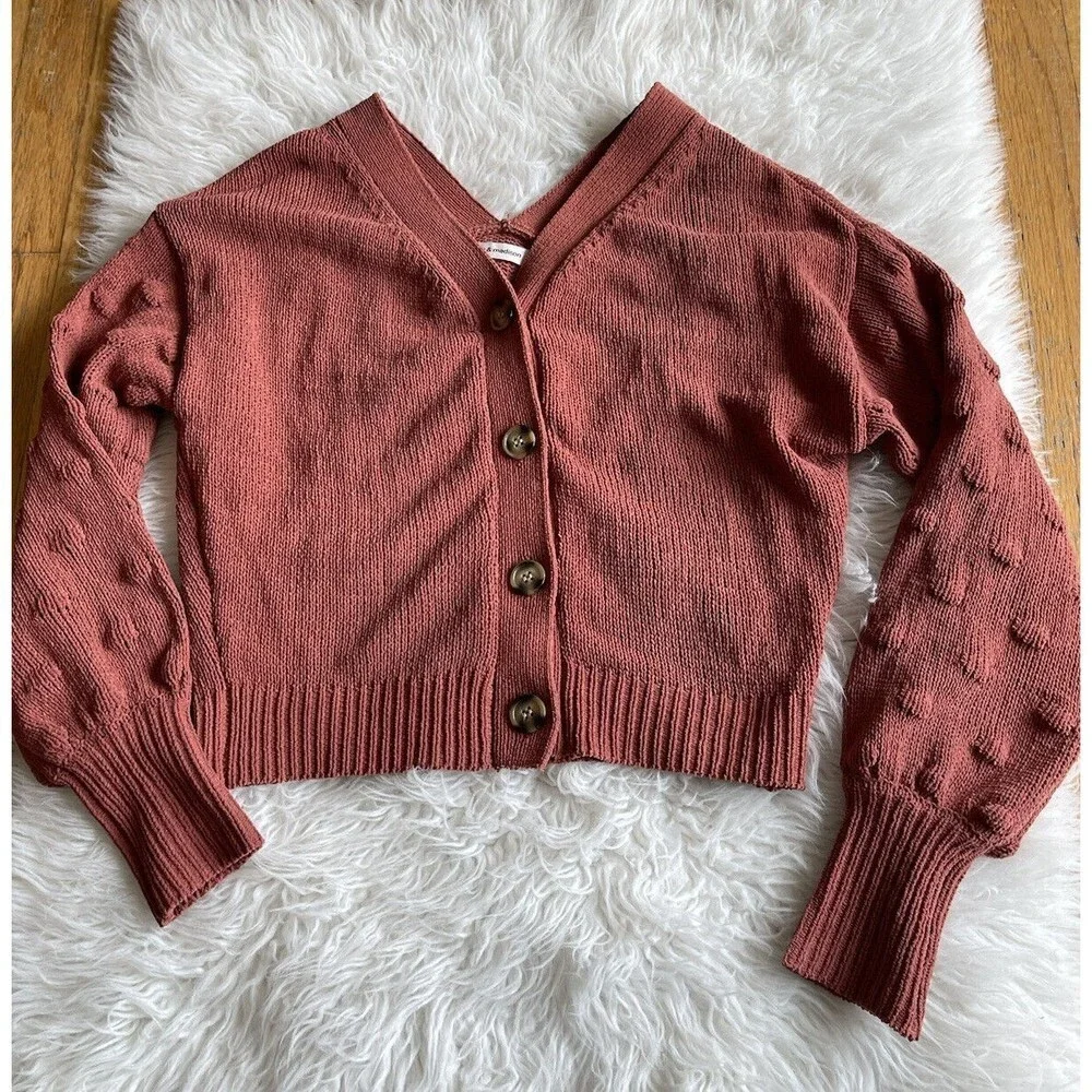 Moon and Madison Women’s Size XS Rust Cropped Sweater FLAW - Picture 2 of 8